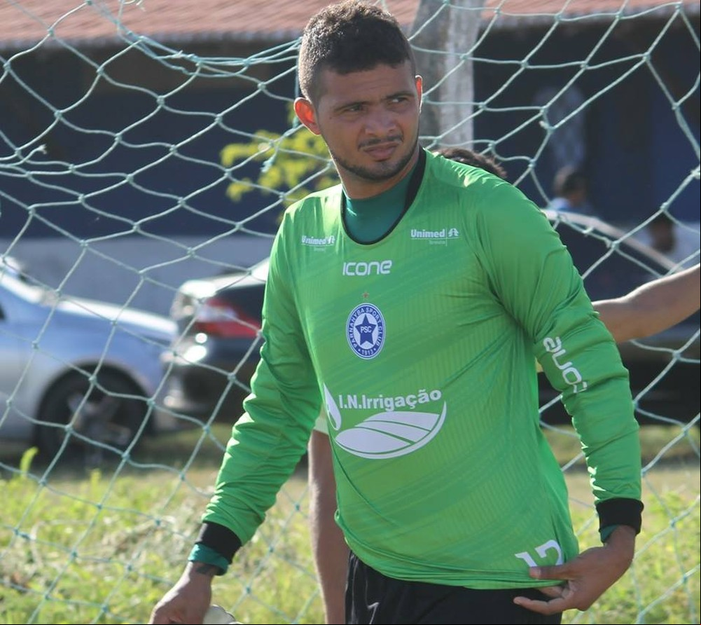 Goleiro Naylson