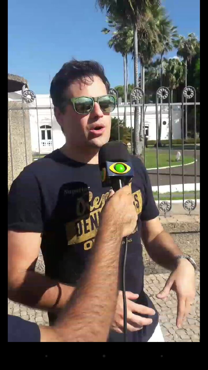 Rodrigo Scarpa, o famoso Vesgo do Pânico na Band, repórter caracterizado por sua forma inusitada e espontânea de entrevistar