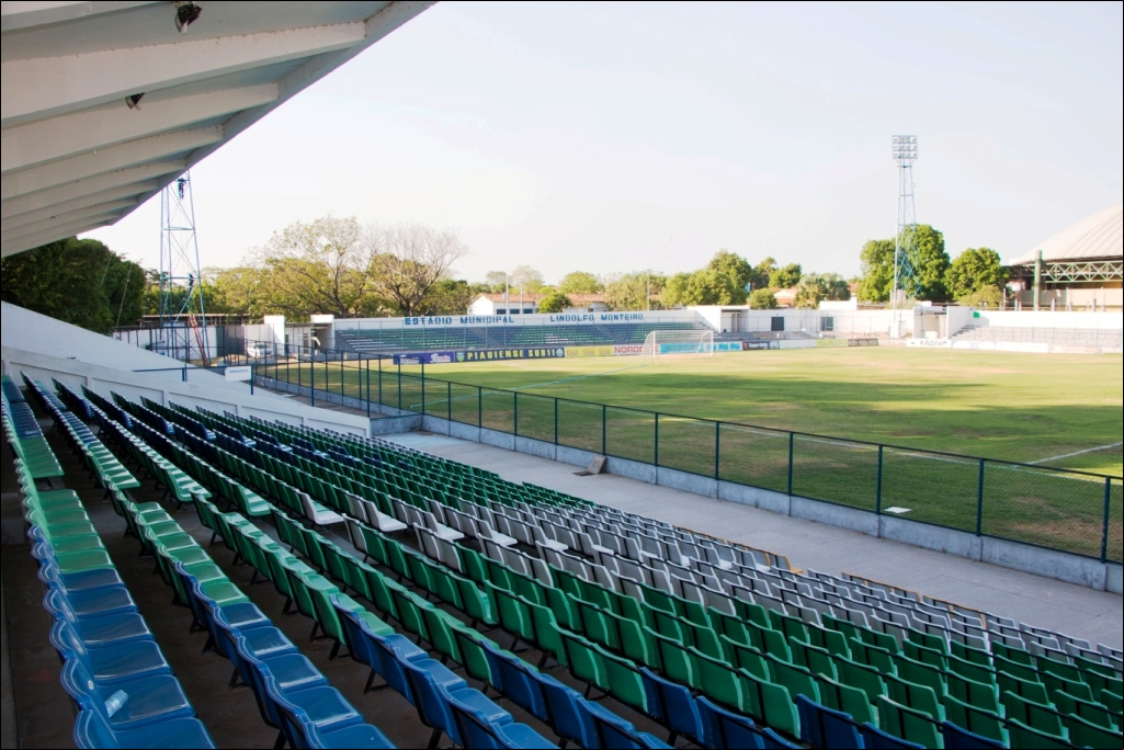 Estádio Lindolfo Monteiro