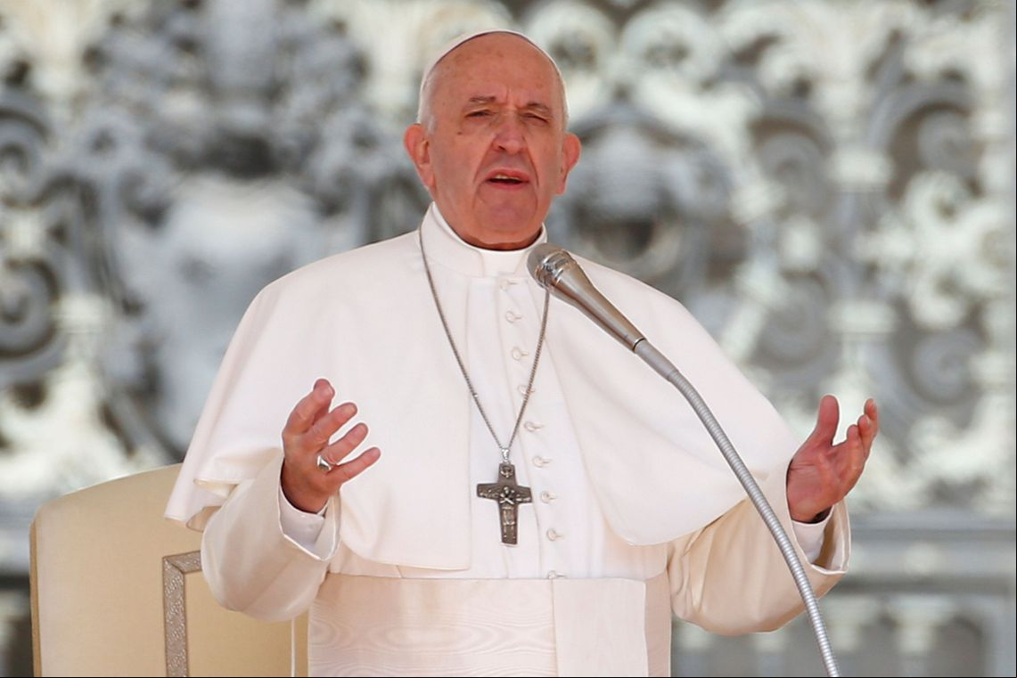 Papa Francisco assina documento que torna obrigatório denunciar abuso sexual cometido por religiosos